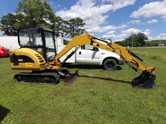 LARGE EQUIPMENT AND VEHICLE AUCTION