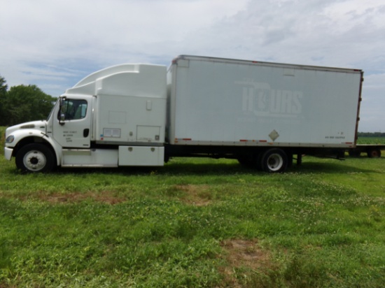 #3303 2004 FREIGHTLINER BUSINESS CLASS 2 DOUBLE SLEEPER 978432 MILES 6 WHEE