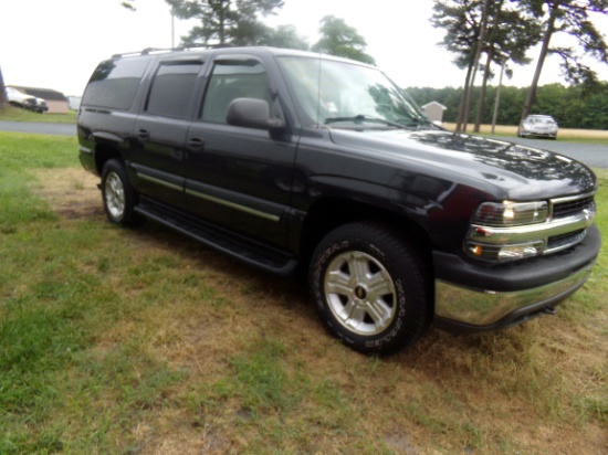 #6302 2004 SUBURBAN 4X4 126953 MILES AUTO TRANS LUGGAGE RACK REC HITCH RUNN