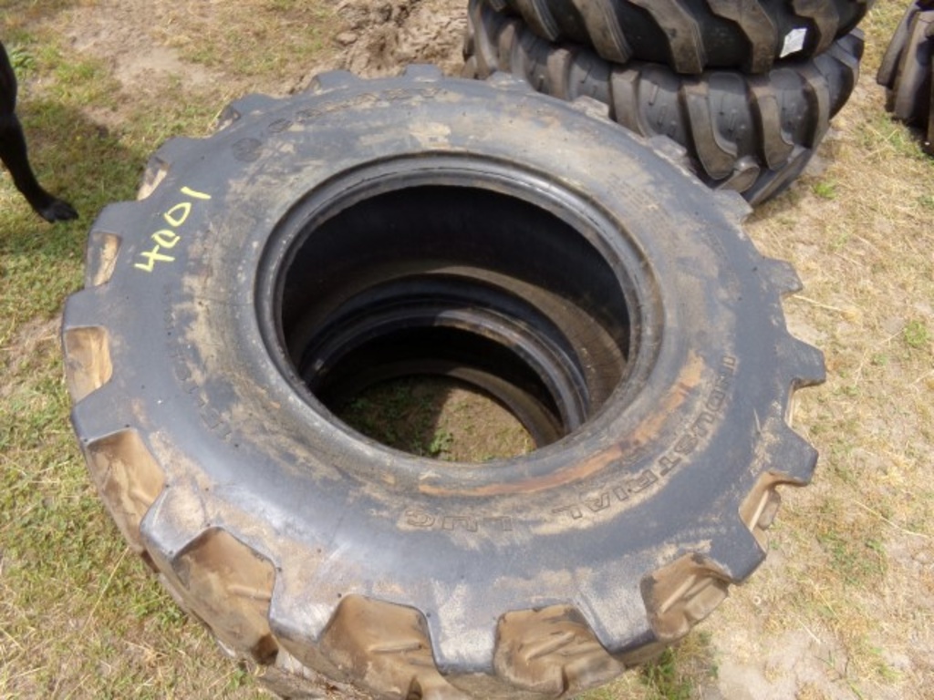 LARGE EQUIPMENT AND VEHICLE AUCTION
