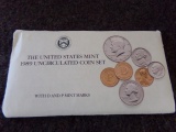 1989 THE UNITED STATES MINT UNCIRCULATED COIN SET WITH D AND P MINT MARKS