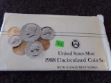 1988 THE UNITED STATES MINT UNCIRCULATED COIN SET WITH D AND P MINT MARKS