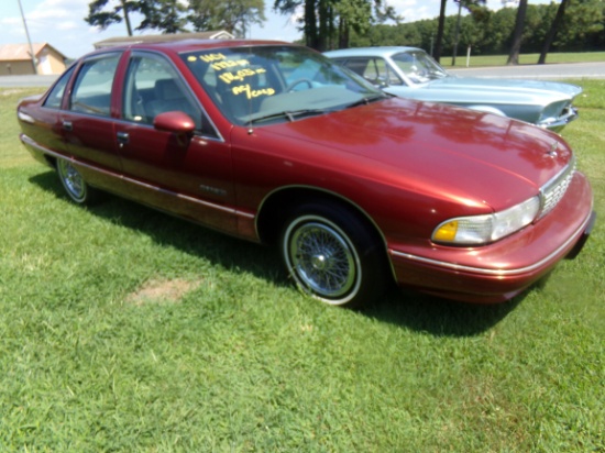 #1101 1992 CHEVY CAPRICE 186031 MILES PWR LOCKS AM FM COLD A/C CLOTH AND CA