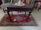 DAVIS CABINET CO NASHVILLE QUEEN ANNE TEA TABLE