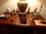 DECORATIVE CHINESE PORCELAIN LOT INCLUDING MUDMEN CLOISONNE AND SNUFF BOTTL