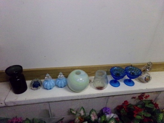 LOT ON SHELF OF COLORED GLASS