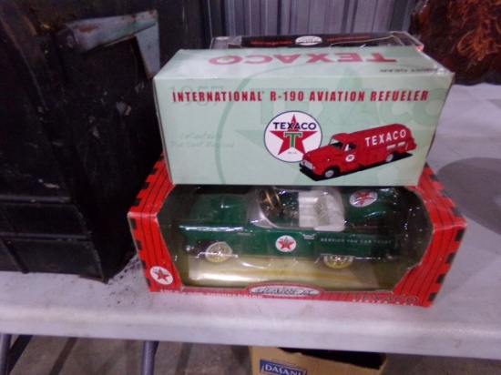 COLLECTION TEXACO MODELS INCLUDING 2 1956 THUNDERBIRDS AND INTERNATIONAL R1