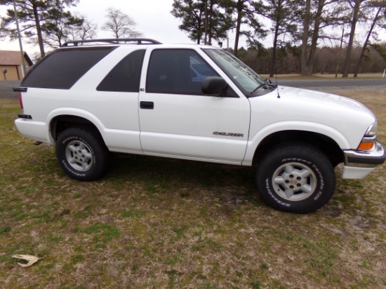 #4301 2000 CHEVY BLAZER S10 107000 MILES 4X4