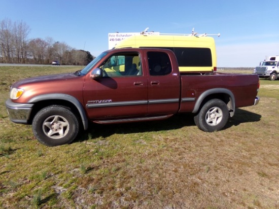 #301 2000 TOYOTA TUNDRA SR5 EXT CAB 4 WD 285176 MILES PWR PKG CRUISE V8 DVD