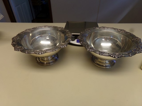 PAIR OF MATCHING INTERNATIONAL PEDESTAL BOWLS 11.54 T OZ