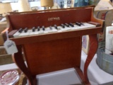 JAYMAR TOY PIANO