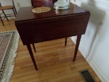 MAHOGANY DROP LEAF SINGLE DRAWER END TABLE WITH LAMP