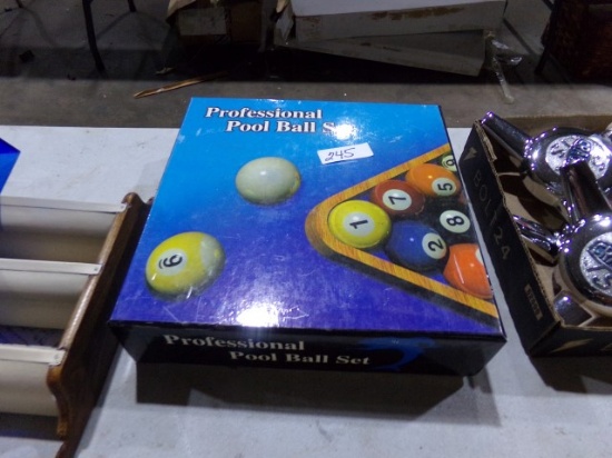 POOL BALL SET NEW