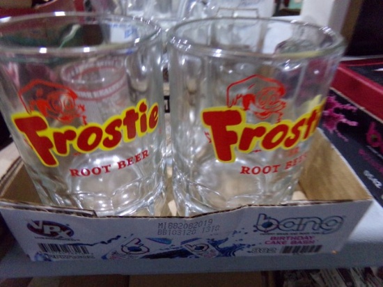 BOX LOT WITH BEER GLASSES AND MUGS