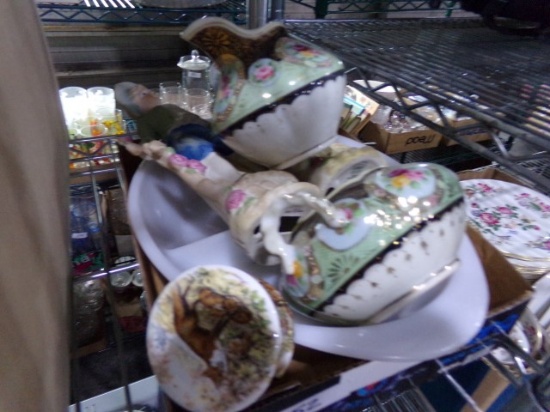 VINTAGE FIGURINES AND PORCELAIN PIECES
