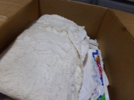 BOX ANTIQUE LINENS