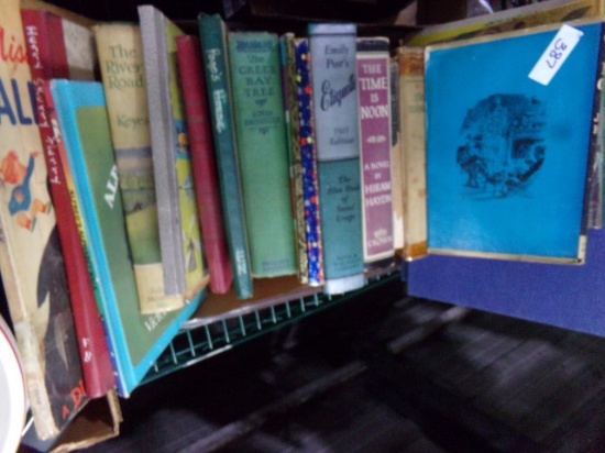 BOX OF HARDBACK BOOKS