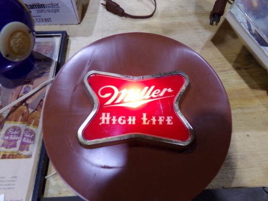 LIGHTED MILLER HIGH LIFE LIGHTED SIGN