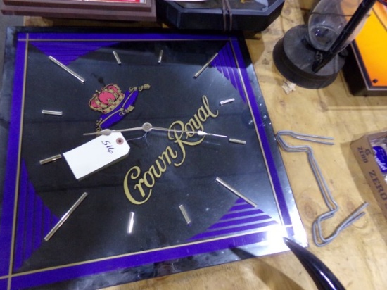 BATTERY OPERATED CROWN ROYAL CLOCK 24 X 24