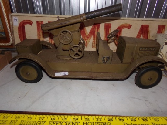 USA 1120 TIN ARTILLARY TRUCK ANTIQUE APPROXIMATELY 24 INCH LONG