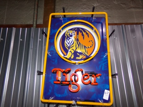 NEON TIGER SIGN 23 X 16 DOES NOT LIGHT UP