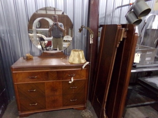 FULL SIZE BED HEADBOARD AND FOOTBOARD AND BUREAU WITH MIRROR AND LAMP