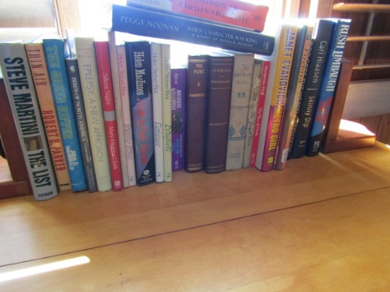 COLLECTION OF HARDBACK BOOKS AND BOOKENDS INLCUDING STEVE MARTINA THE LIST