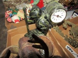 BOX WITH HIKING FROG CLOCK WORKING REINDEER AND MORE