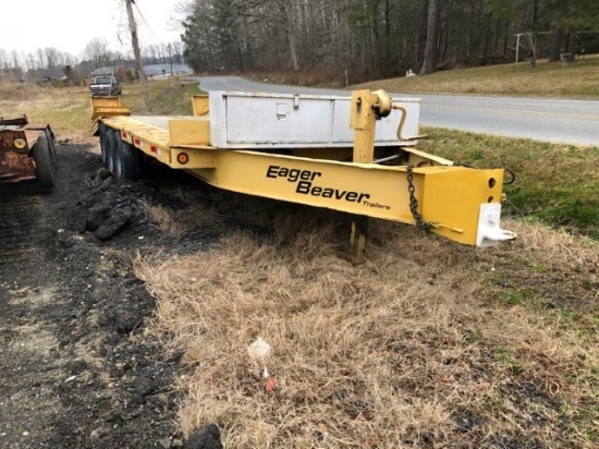 #1604 28' EAGER BEAVER TRIPLE AXLE EQUIPMENT TRAILER 16 1/2' DECK 4' BEAVER