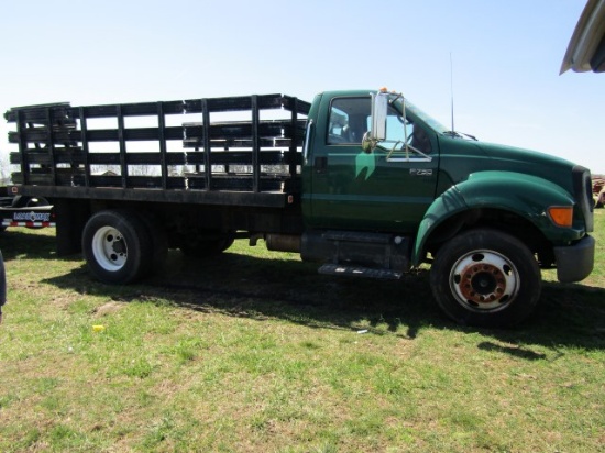 #2502 2005 FORD F750 XL STAKE BODY 125450 MILES INTERNATIONAL 6.0 L AUTO 4