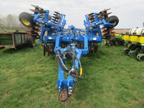 #108 LANDOLL DISK 20 FT VT 7431 VERIT HARROW 20' WORKING WIDTCH 22 INCH BLA