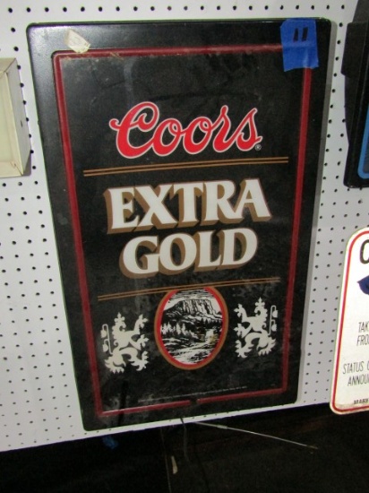 COORS EXTRA GOLD LIGHTED SIGN APPROXIMATELY 25 X 16