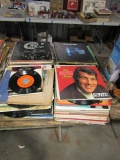 LARGE LOT OF VINYL RECORD ALBUMS INCLUDING DEAN MARTIN JOHNNY CASH CHER AND