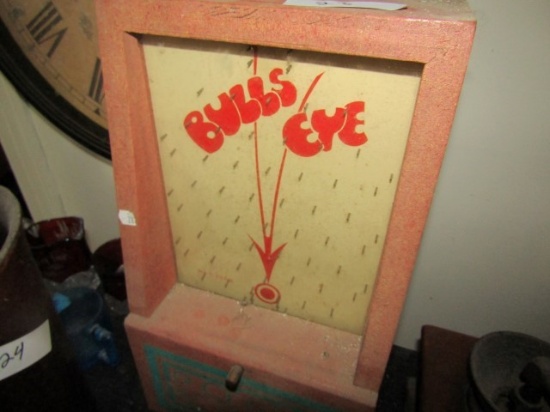 ANTIQUE STAND UP BULLS EYE GAME
