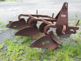 #104 FORD 3 BOTTOM PLOW MOD 10 156