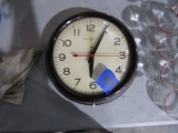 GENERAL ELECTRIC WALL MOUNTED CLOCK APPROX 11 INCH ACROSS WORKING