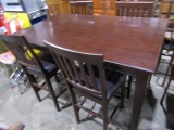 WALNUT HIGH TOP DINING TABLE APPROX 3 FEET X 5 FEET WITH 4 MATCHING STOOLS