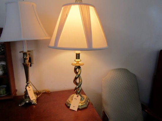 BRASS TABLE LAMP WITH TWISTED BASE 30 INCH TALL