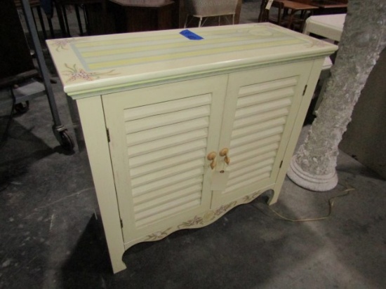 HAND PAINTED 2 DOOR CHEST APPROX 29 X 32 X 13