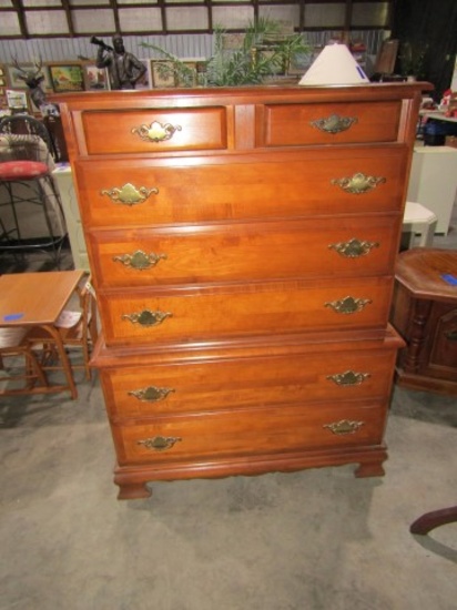 MAPLE CHEST ON CHEST WITH 7 DRAWERS