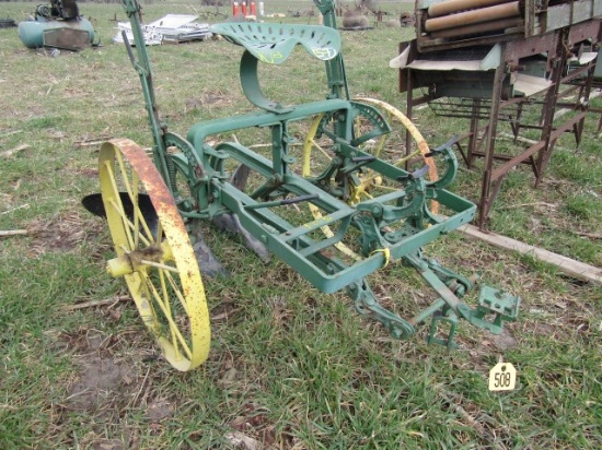 ANTIQUE JOHN DEERE IMPLEMENT