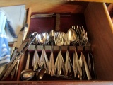 CONTENTS OF BOTTOMS OF CHINA HUTCH INCLUDING LARGE SET OF STAINLESS FLATWAR