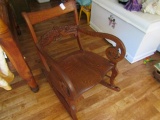 OAK ROCKER ANTIQUE