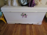 CEDAR BLANKET CHEST PAINTED