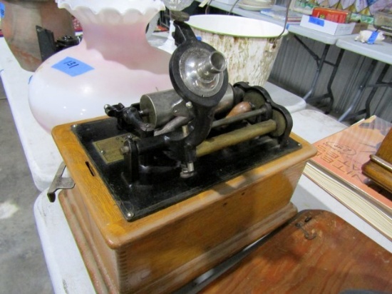 ANTIQUE THOMAS EDISON CYLINDER RECORD PLAYER IN OAK CASE