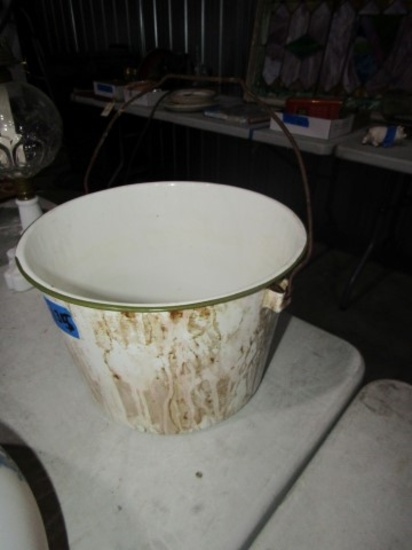 EARLY AGATE BUCKET WITH WIRE HANDLE