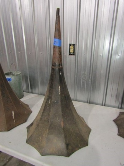 ANTIQUE VICTROLA HORN APPROX 2'7" LONG X 18" ACROSS