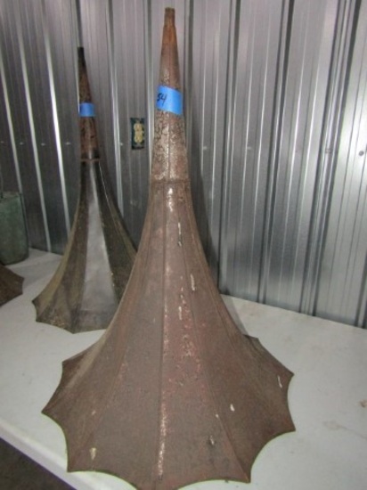 ANTIQUE VICTROLA HORN APPROX 2'6" LONG X 2' ACROSS