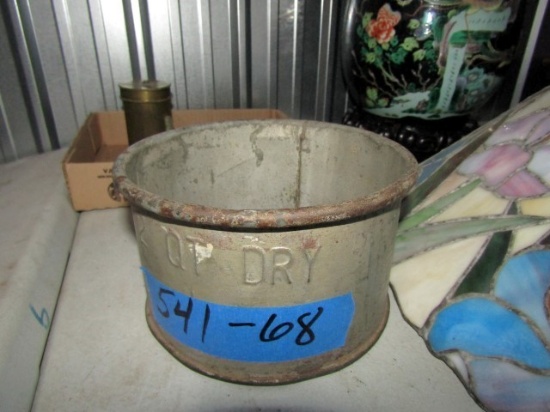 TWO QUART DRY GOODS MEASURER