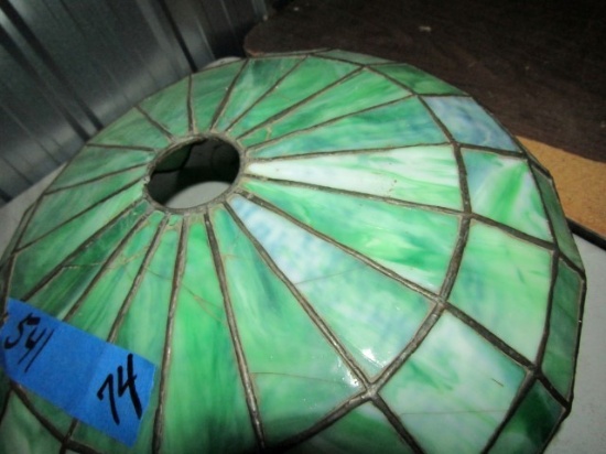 GREEN AND WHITE STAINED GLASS LAMP SHADE APPROX 17 INCH ACROSS